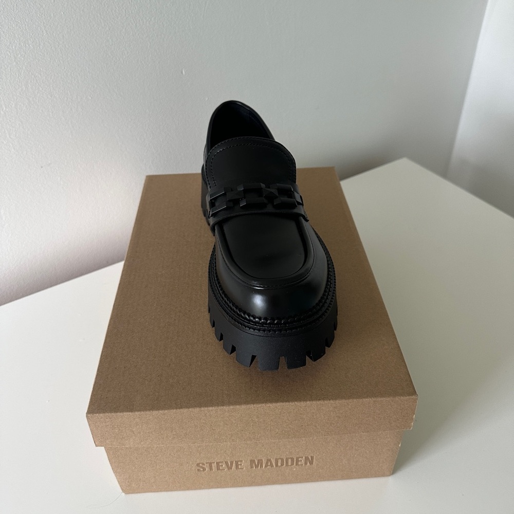 Steve Madden Loafers. Barros Black Size 8. - Picture 4 of 7